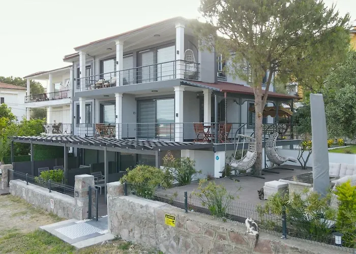 Select Cunda - Sea View With Private Veranda In Cunda Island Ayvalı